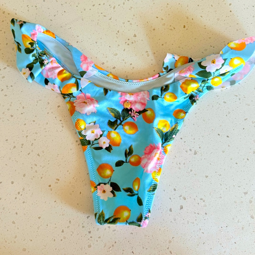 Victoria Secret Ruffle Brazilian Bikini Bottom - Picture 2 of 3
